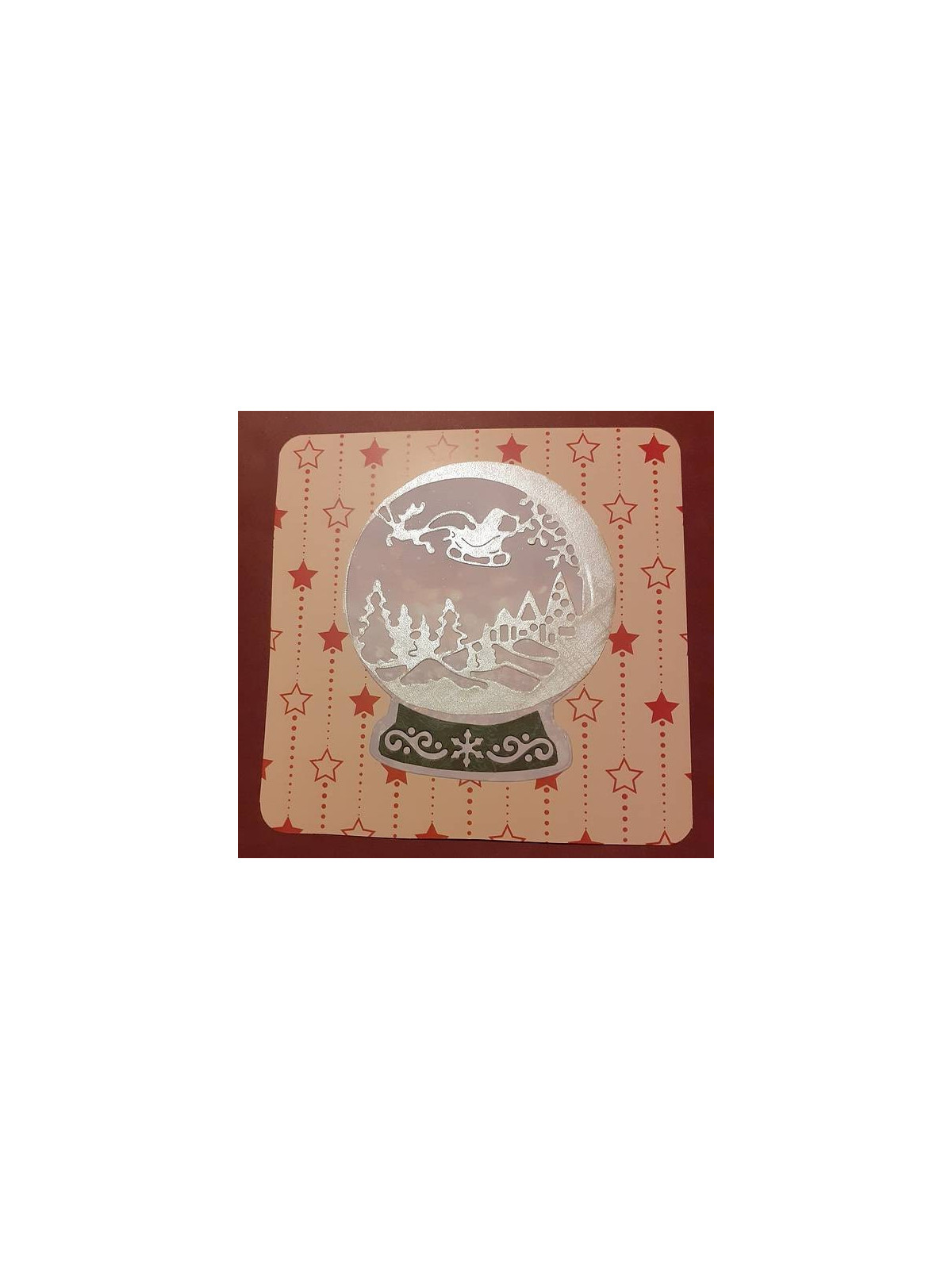 La carte artisanale avec découpe boule à neige est disponible à Ciel rouge Dijon