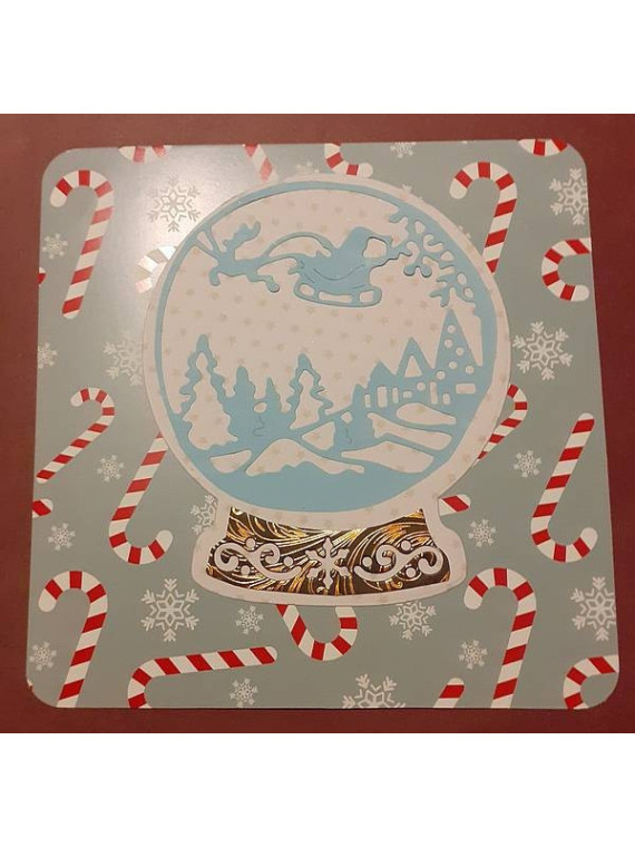La carte artisanale avec découpe boule à neige est disponible à Ciel rouge Dijon