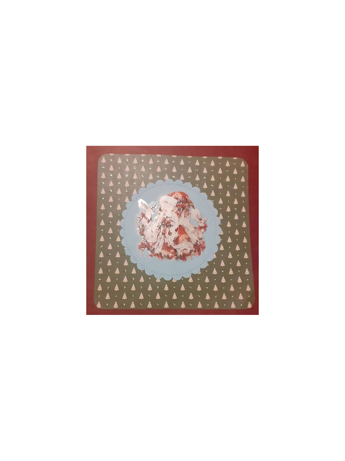 La carte artisanale petite elfe de Noël est disponible à Ciel rouge Dijon