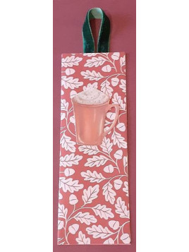 le marque page artisanale de Noël avec ruban et chocolat chaud est disponible à Ciel rouge Dijon