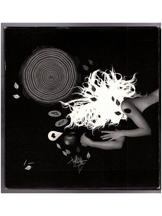 Le disque de Demdike stare : Tryptych est en stock en cd d’occasion à ciel rouge, disquaire à dijon