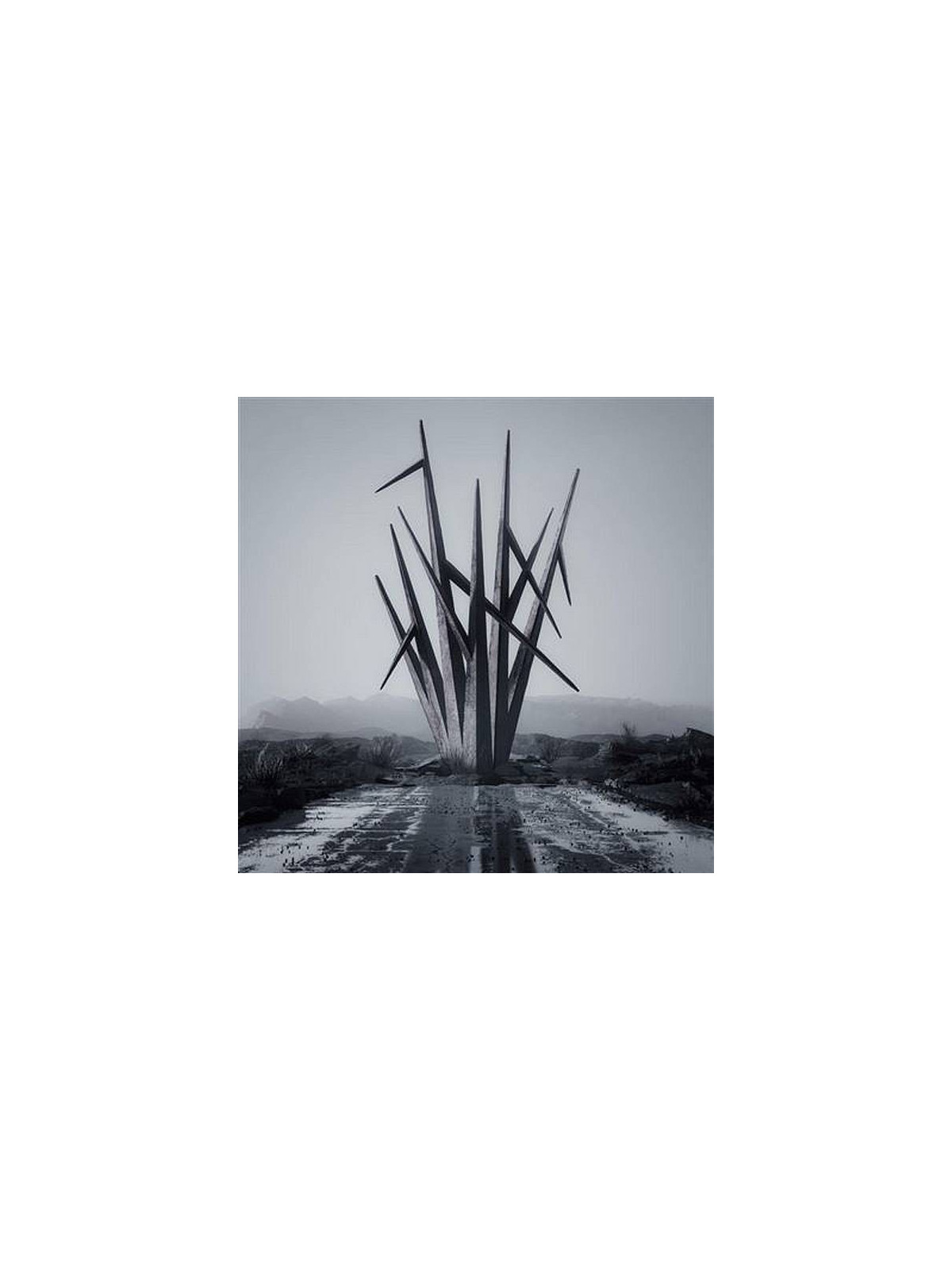 Le disque de Guiltless : Teeth to sky est en stock en vinyle à Ciel rouge, disquaire à Dijon