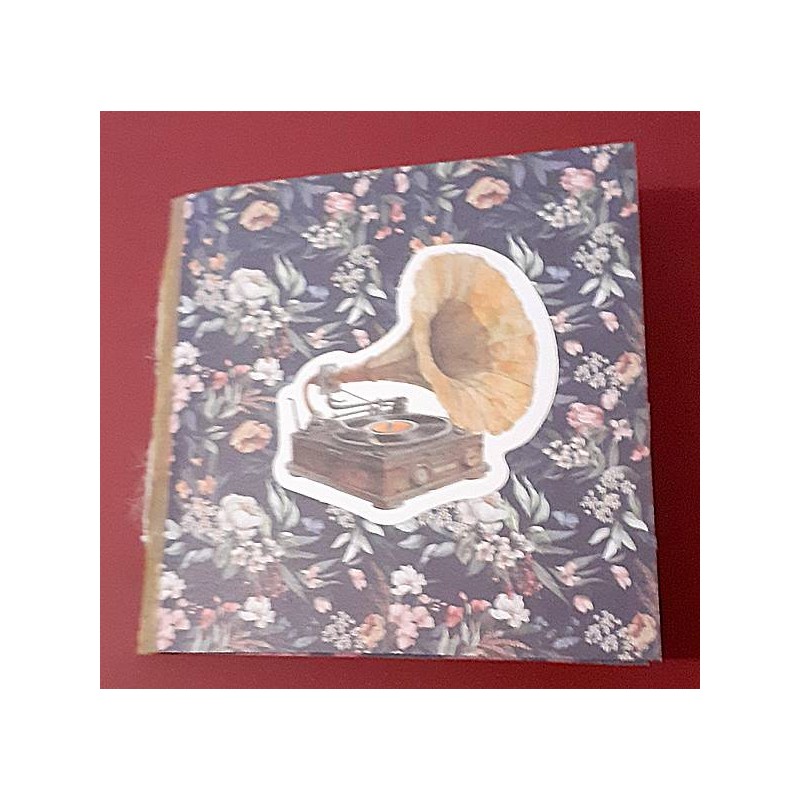 Ce petit carnet artisanale fleurs est disponible à Ciel rouge Dijon