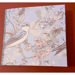 Ce petit carnet artisanale fleurs est disponible à Ciel rouge Dijon