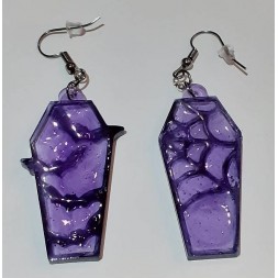 La paire de boucles d'oreilles cercueils en resine est disponible à Ciel rouge Dijon