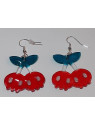 La paire de boucle d'oreilles cerises cranes en résine est disponible à Ciel rouge Dijon