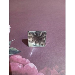 La bague cabochon pieuvre  artisanale est disponible à Ciel rouge Dijon