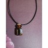 Le collier fiole artisanale Poison et paillettes noires est disponible à Ciel rouge Dijon