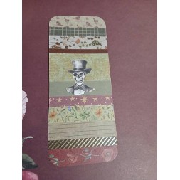 Le marque-page artisanal collage squelette chapeauté est disponible à Ciel rouge Dijon