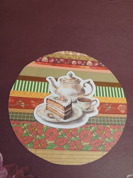 La carte postale artisanale collage service à thé est disponible à Ciel rouge Dijon