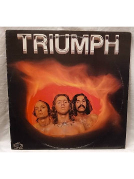 Le vinyle de Triumph : Triumph est disponible à Ciel rouge, disquaire indépendant à Dijon