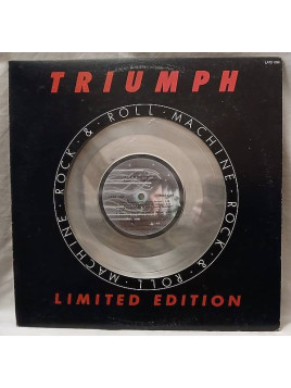 Le vinyle de Triumph : Rock & roll machine est disponible à Ciel rouge, disquaire indépendant à Dijon