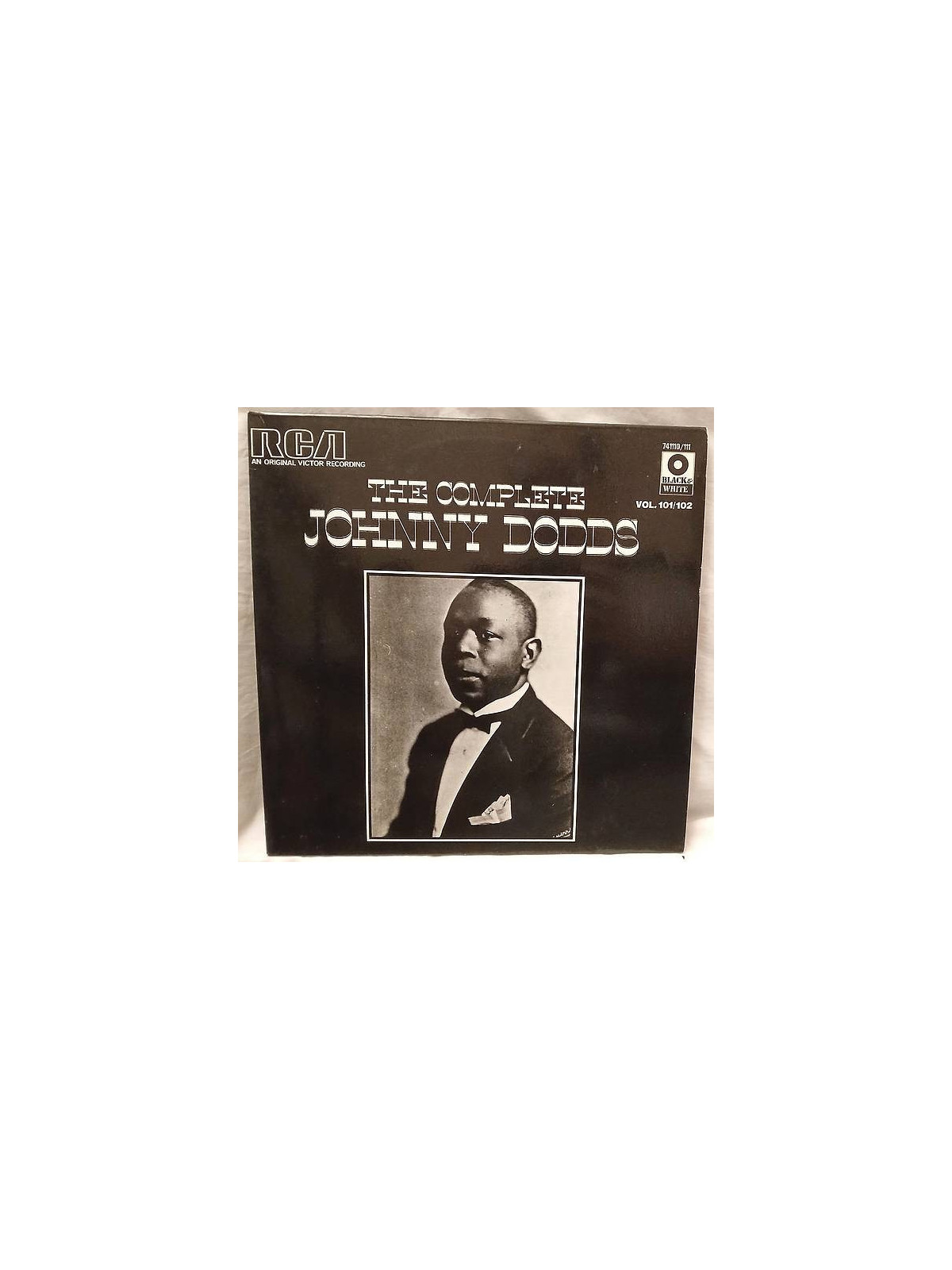 Le disque de Johnny Dodds : The complete Johnny Dodds est disponible en vinyle à Ciel rouge, disquaire indépendant en Bourgogne