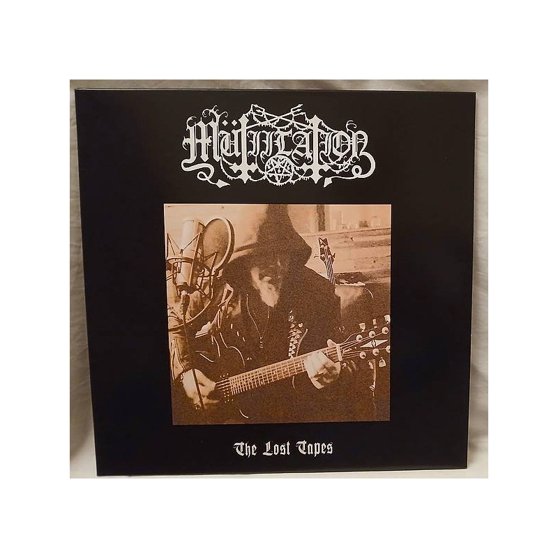 Le disque de Mütiilation : The lost tapes est disponible en vinyle à Ciel rouge, disquaire indépendant en Bourgogne