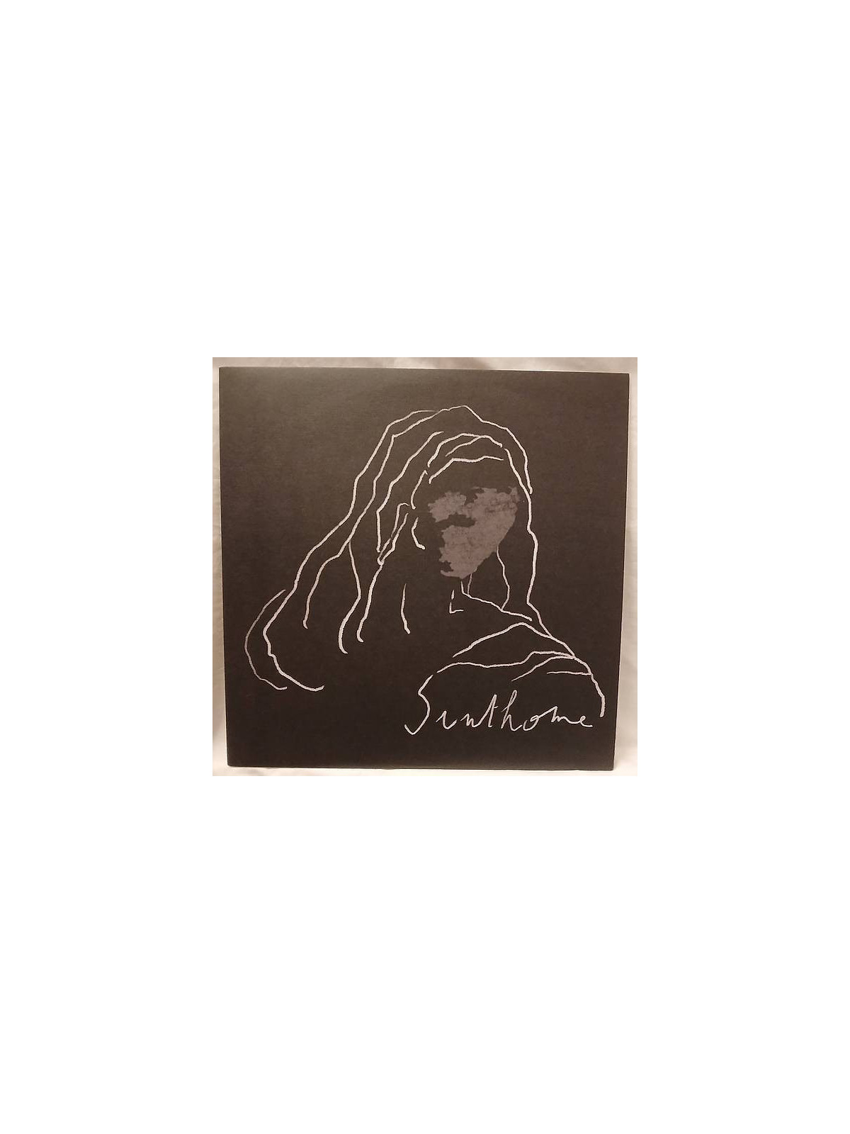 Le disque de Sinthome : L’ombre des croix est disponible en vinyle à Ciel rouge, disquaire indépendant en Bourgogne