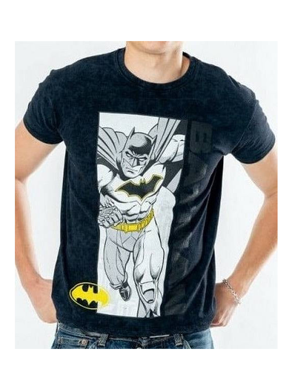 Le t-shirt comic acid wash de l'univers Batman est disponible à Ciel rouge Dijon