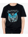 Le t-shirt anime cape de l'univers Batman est disponible à Ciel rouge Dijon.