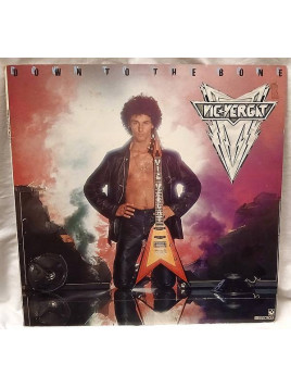 Le vinyle de  Vic Vergat : Down to the bone est en stock à Ciel rouge, disquaire indépendant à Dijon